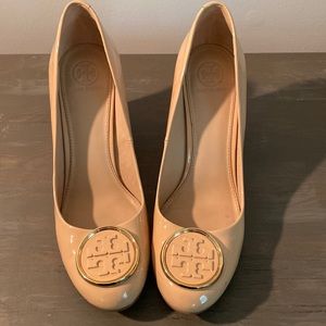 Tory Burch Cream and Gold Wedge Heel